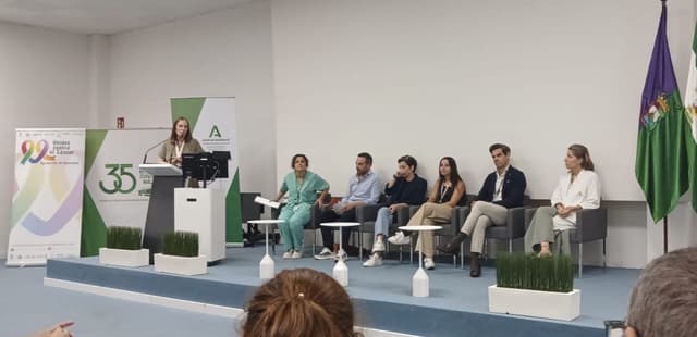 Conferencia en la UMA